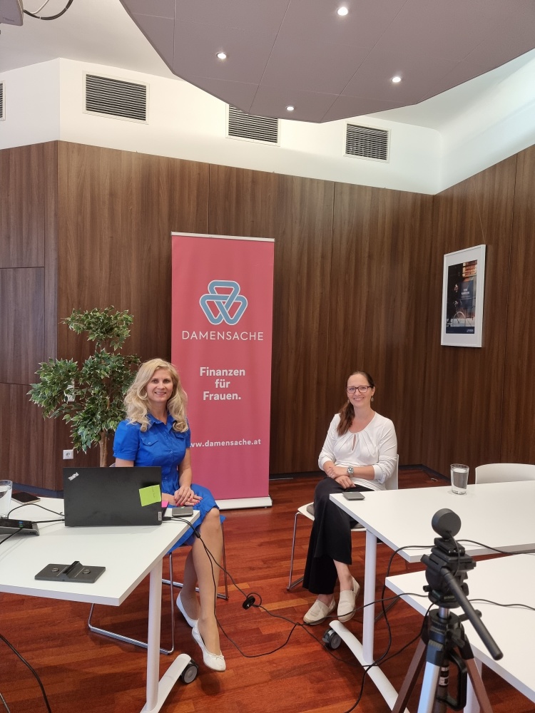 Webinaraufnahme zu Karriere in Teilzeit Marietta Babos und Sigrid Uray-Esterer im Studio zur Aufnahme des Webinars Führung in Teilzeit